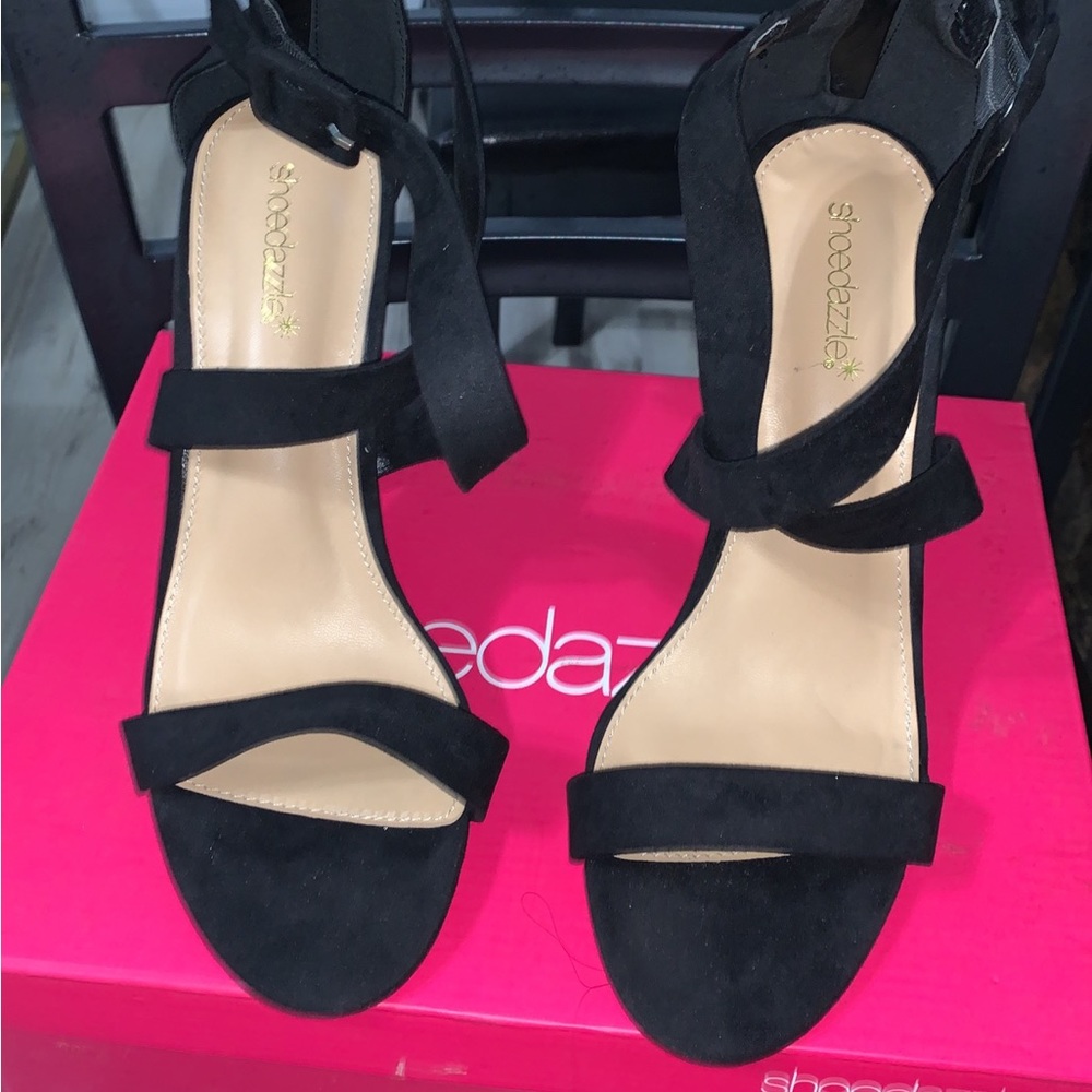 Black seude strappy heel